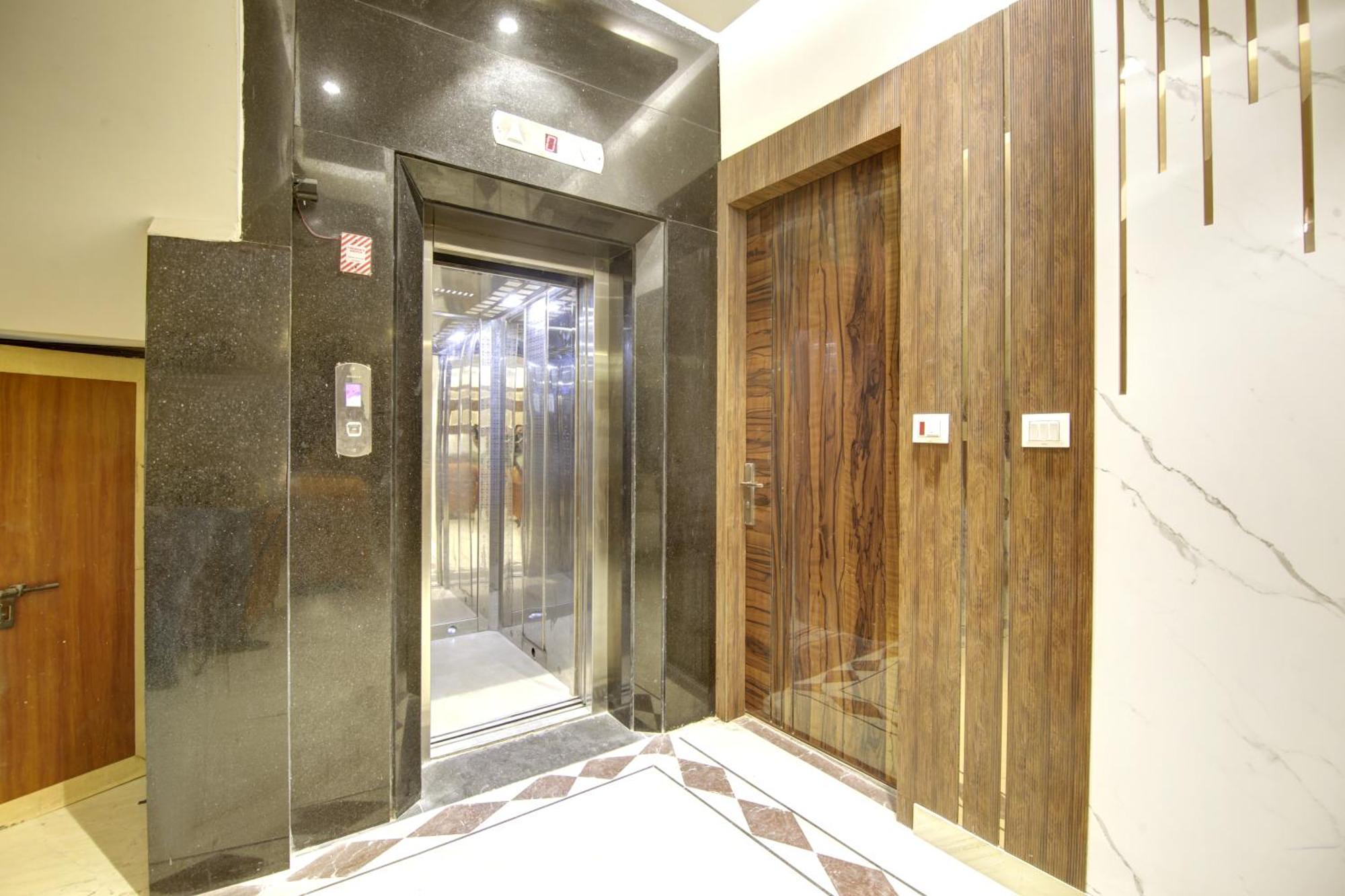 Hotel Star Villa - Front Of New Delhi Railway Station & 5 Minute From Connaught Place Buitenkant foto